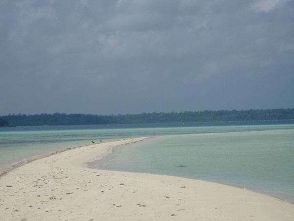 Marihangin Sandbar. Far end is Bugsok Island